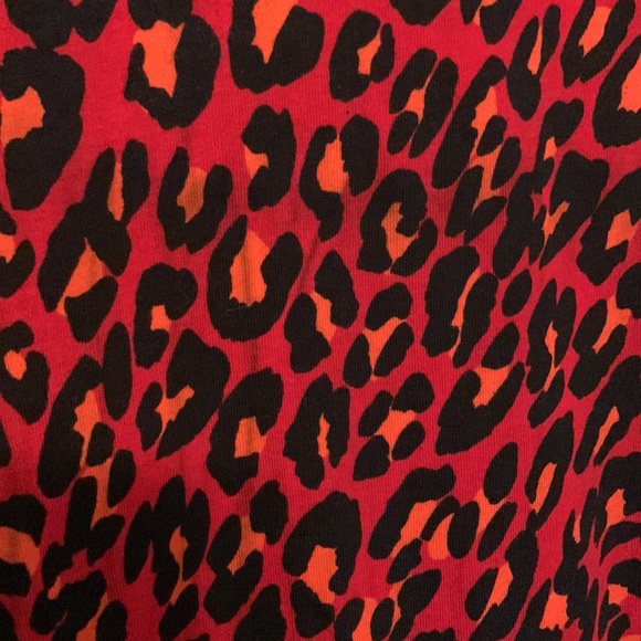 Jones New York Signature Leopard Print Tee - Picture 2 of 4
